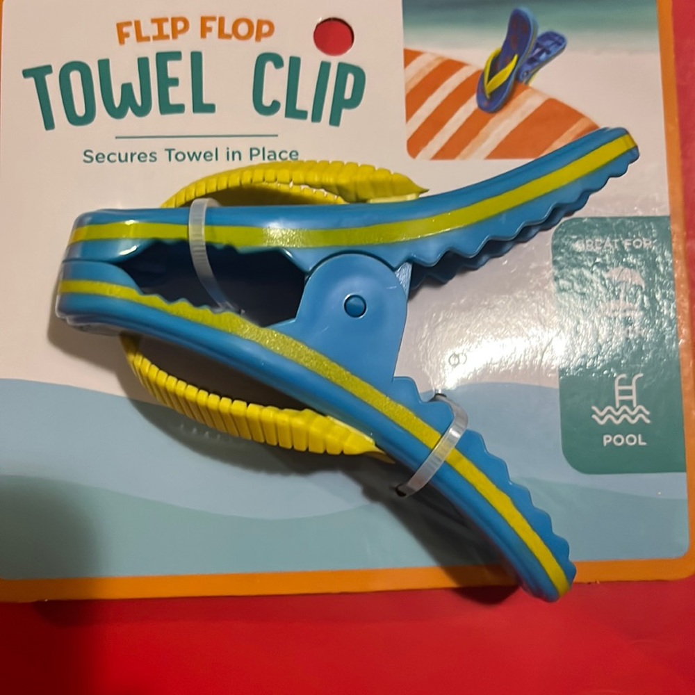 Flip Flops Clips Towel Clips for beach Chairs, 2 Clips NEW BNIP